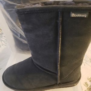 Grey Bearpaw winter boots